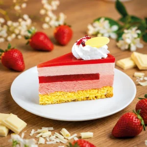 Mentes tortarendelés 15 epres fehercsokoladetorta szelet
